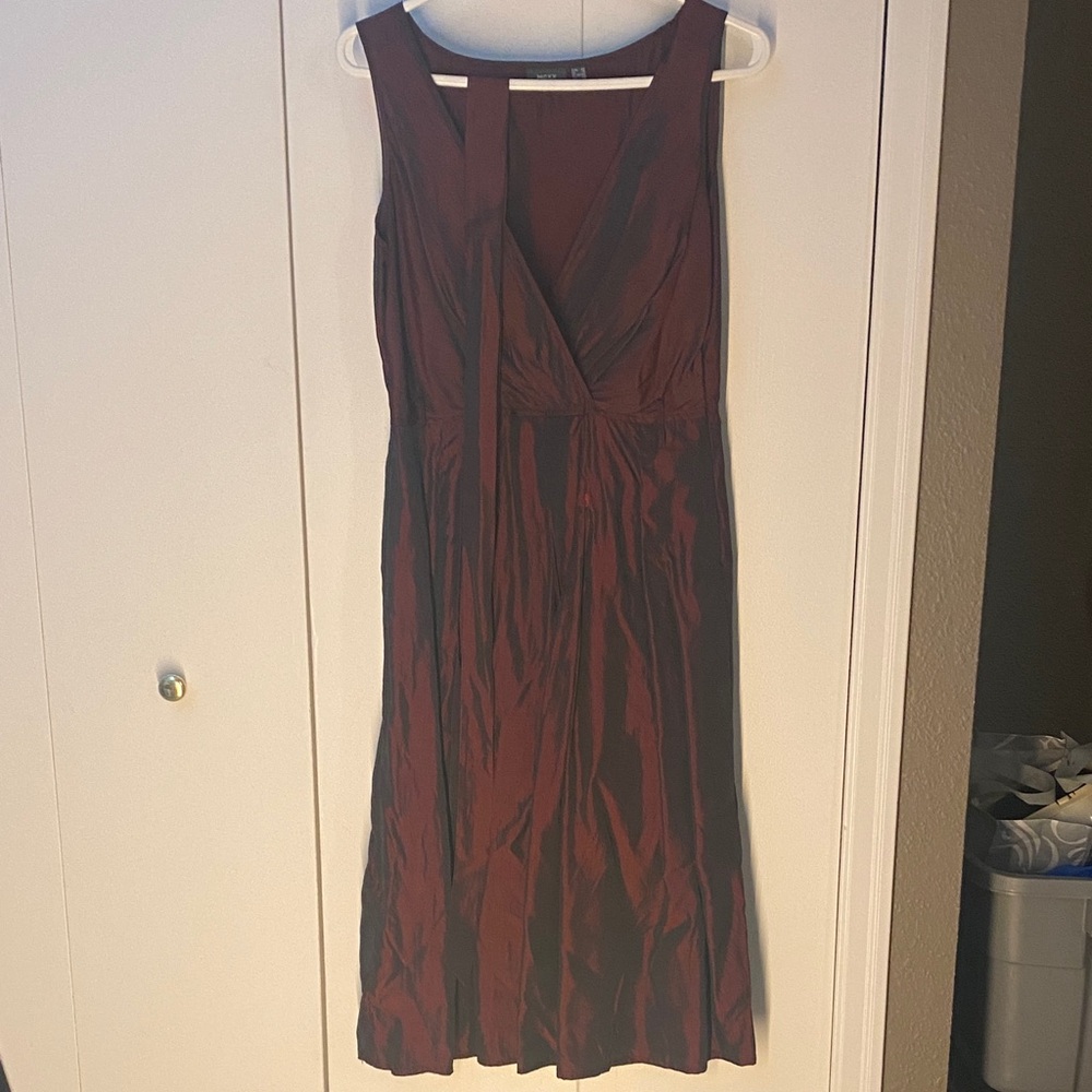 Sleeveless Red V-Neck A-Line Dress